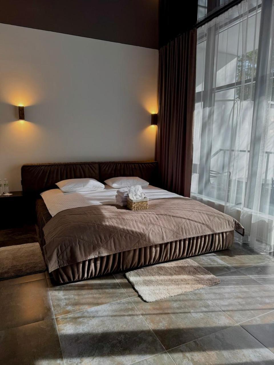 Sosnovel Otel *